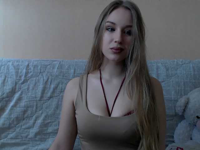 Zdjęcia BlondeAlice Hello! My name is Alice! Nive to meet you. Tip me for buzz my pussy! I love it! Take me in my pvt chat first! Muah!