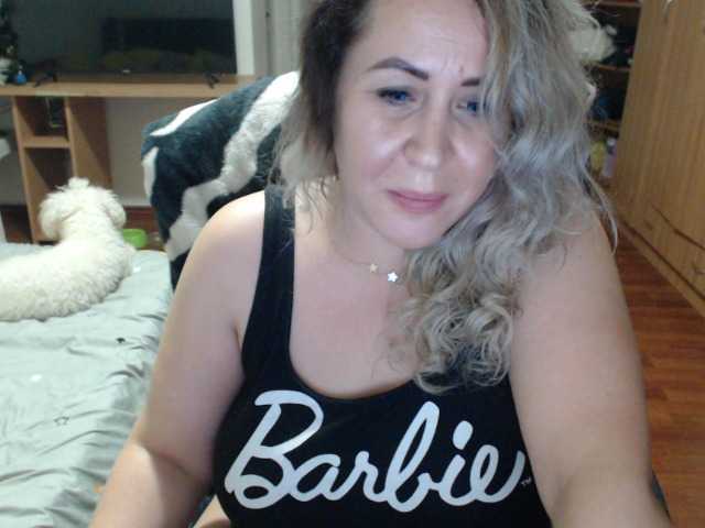 Zdjęcia BlondeElla 1000 tokens who want me and love me