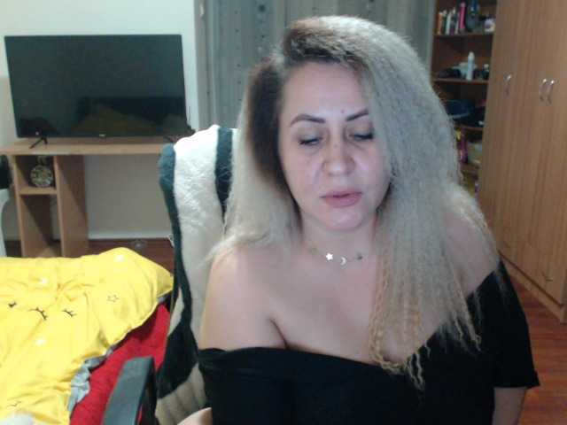 Zdjęcia BlondeElla 1000 tokens who want me and love me