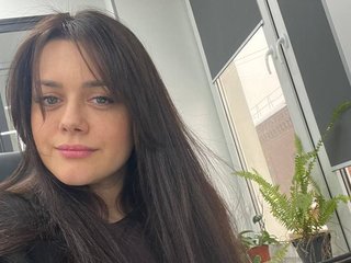 Erotyczny czat wideo BloomWithMarry