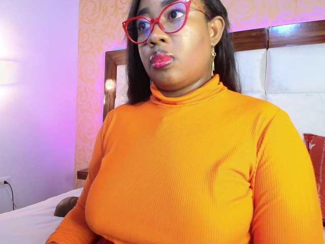 Zrzuty ekranu transmisji CaseyMoons