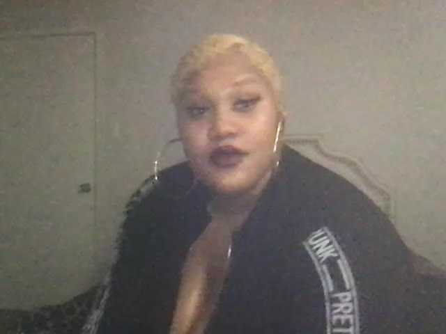 Zrzuty ekranu transmisji ChichiTheBBW