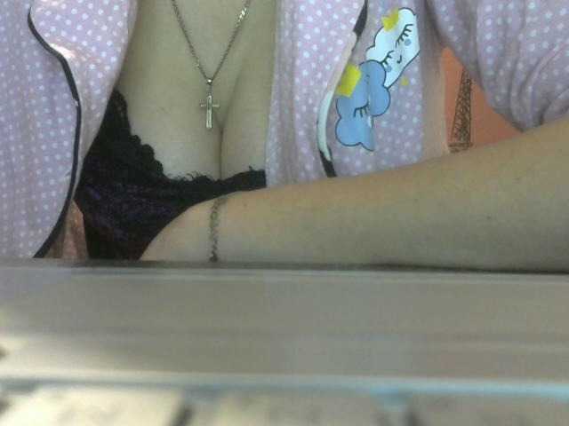 Zrzuty ekranu transmisji t_w_i_n_k_l_e