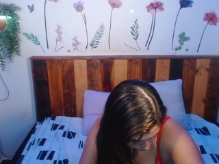 Erotyczny czat wideo NikkiMilky