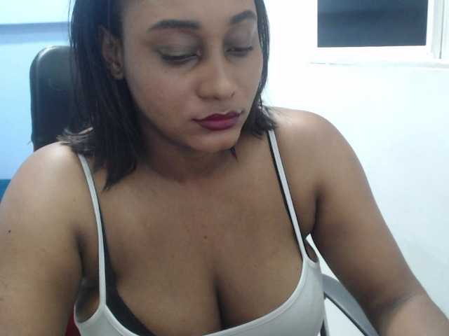 Zdjęcia bonnietaylor Enjoy my big and delicious tits #bigboobs #bigass #teen #bbw #latina