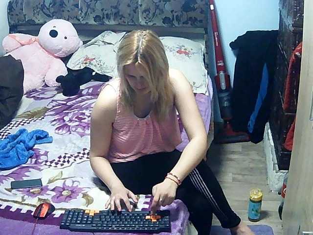 Zdjęcia BrendaLeeah new blondy different girl if you wish to know me come in my room