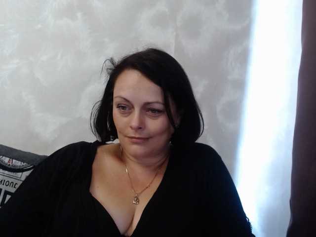 Zdjęcia BrendaORoyal Hey guys!:) Goal- #Dance #hot #pvt #c2c #fetish #feet #roleplay Tip to add at friendlist and for requests! I will take off a T-shirt