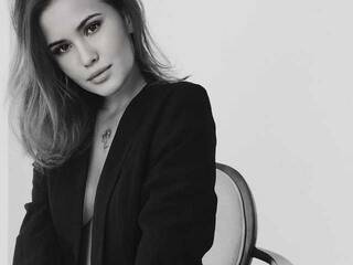 Erotyczny czat wideo BrilliantKimmy