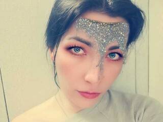 Erotyczny czat wideo BrunetteLaly