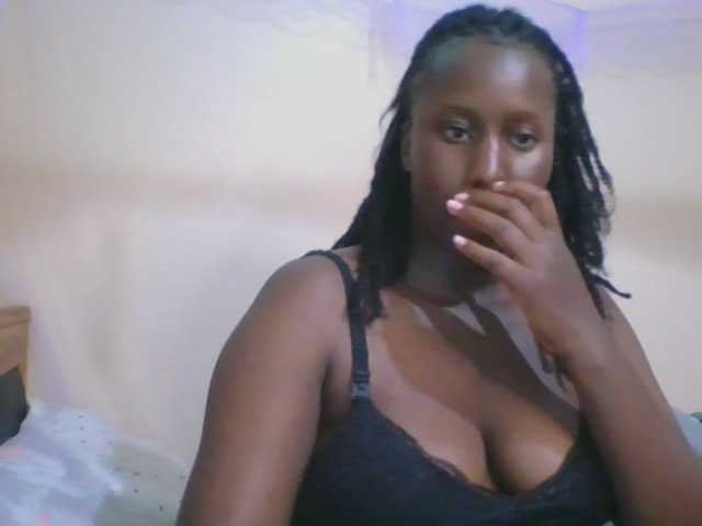 Zrzuty ekranu transmisji Busty-Barbie