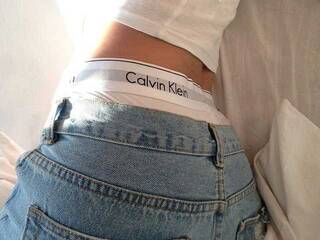 Erotyczny czat wideo Bustymodel26