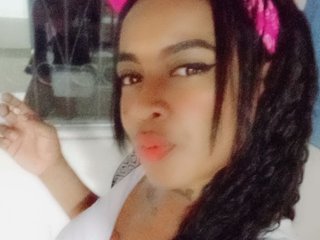 Erotyczny czat wideo CamilaHurtado