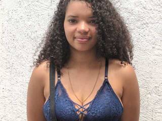 Erotyczny czat wideo CamillWilliam