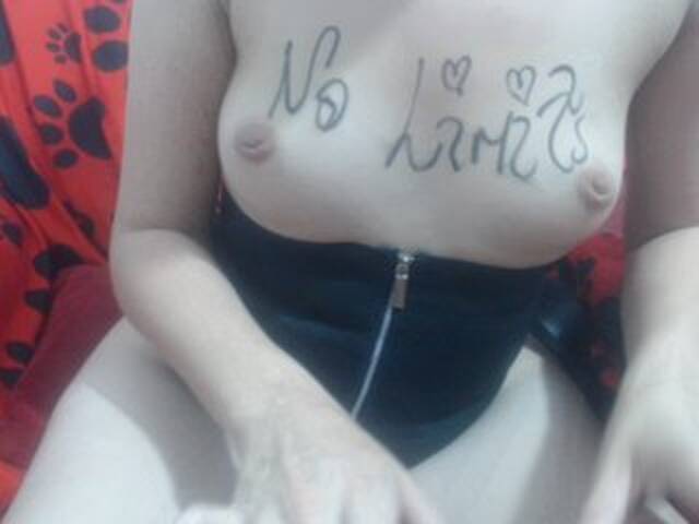 Zrzuty ekranu transmisji Candesexx