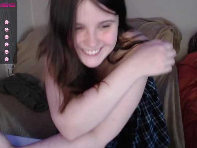 Zrzuty ekranu transmisji Candicemeow