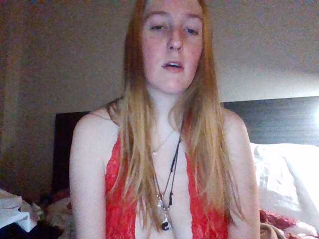 Zrzuty ekranu transmisji Candismiths