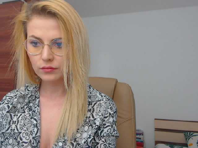 Zrzuty ekranu transmisji Candy-Like