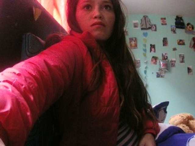 Zrzuty ekranu transmisji canndy-grey