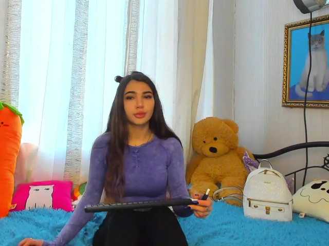 Zrzuty ekranu transmisji Caramel-girl