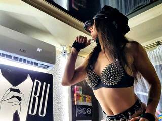 Erotyczny czat wideo Carin-France