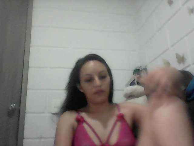 Zdjęcia carito11 Hi there . I will undress and make squirt in public, my sister and her husband sleep 1000 tokens