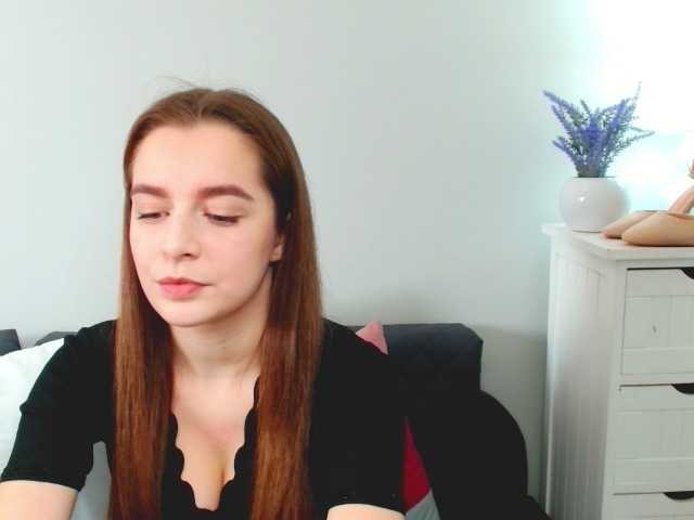 Zrzuty ekranu transmisji CarlieActive