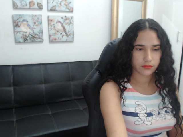 Zdjęcia carolina2004 My first day, I am new to camming, a virgin, I am curious but not doing penetration yet hehe