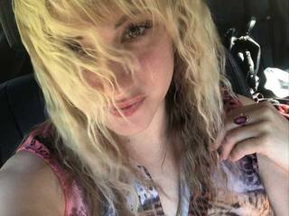 Erotyczny czat wideo Caroline-Grey