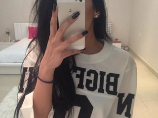 Erotyczny czat wideo Caroline-Kitty