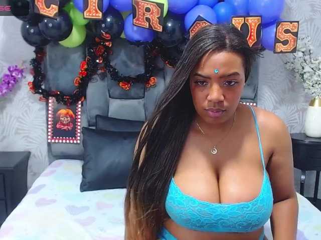 Zdjęcia CarolineCruz Goal: Come and relax with my body full cover in oil, play with my favorite vibrations