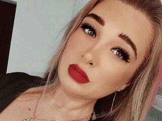 Erotyczny czat wideo CarolineGrac1