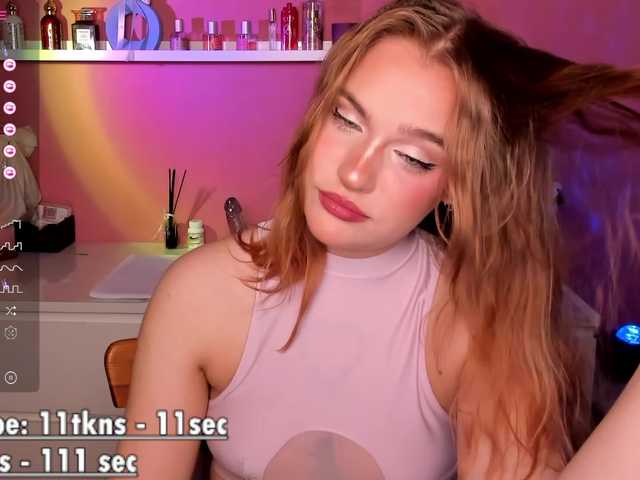 Zrzuty ekranu transmisji CarolineLovers