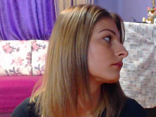 Zrzuty ekranu transmisji CaseyAndersG