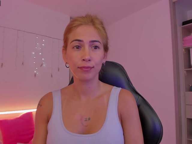 Zdjęcia CassieKleinX ♥hi guys i want you to touch my body slowly and make me quirt @remain ▼ @PVT Open ♥