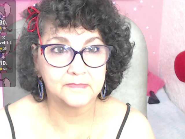 Zdjęcia cataleya-mom mom horny play bogboobs and squirt for you