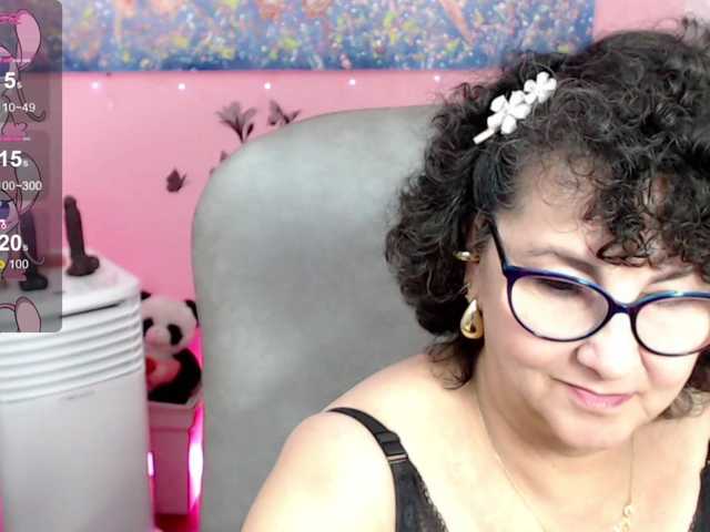 Zdjęcia cataleya-mom mom horny play bogboobs and squirt for you