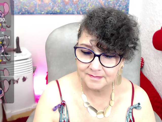 Zdjęcia cataleya-mom mom horny play bogboobs and squirt for you