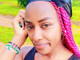 Erotyczny czat wideo Catie99