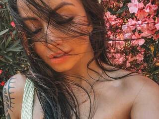 Erotyczny czat wideo Caylin