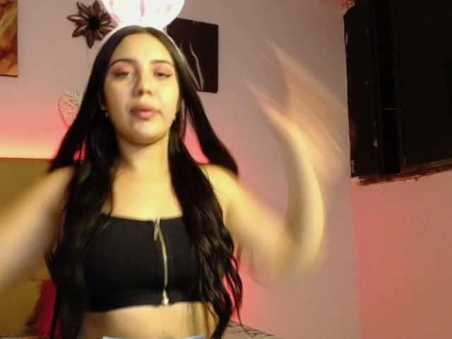 Zdjęcia Chanel-will #latina #colombiana #teen #young #ass Juegas a ser mi papi?