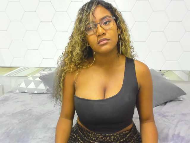 Zrzuty ekranu transmisji ChanelCooper