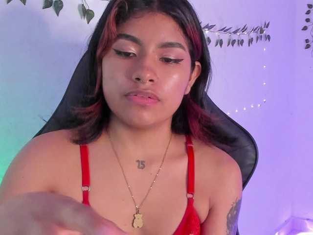 Zdjęcia ChantalPetit Domi-nate me!! my lovense toy can be controled by u My tight pussy needs some fun today!♥