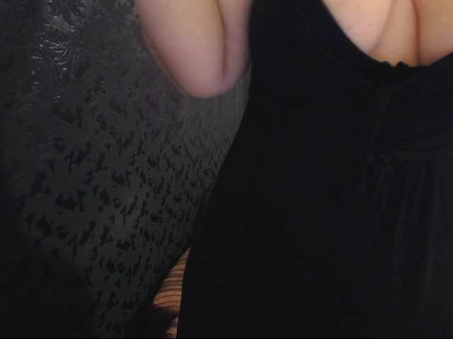 Zrzuty ekranu transmisji CharmingIssa