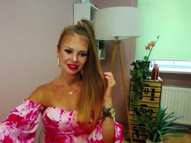 Zrzuty ekranu transmisji Cherylovex