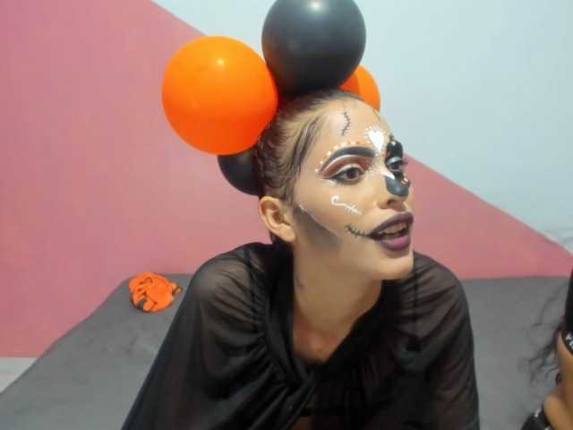 Zdjęcia chicamays squirt on face and tits