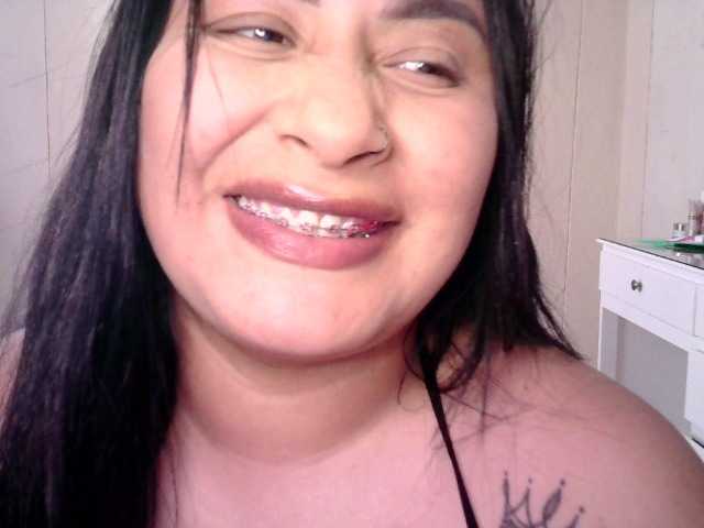 Zrzuty ekranu transmisji Chloe21