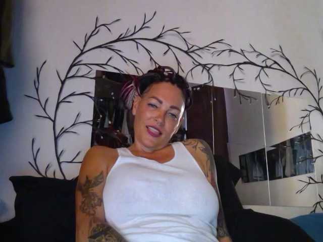 Zrzuty ekranu transmisji Chloe369