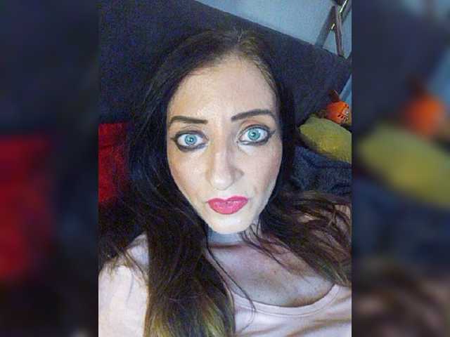 Zrzuty ekranu transmisji ChristianaHot