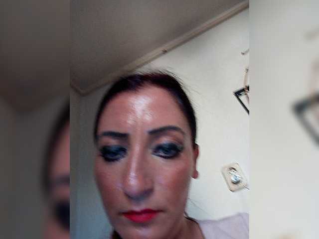 Zrzuty ekranu transmisji ChristianaHot