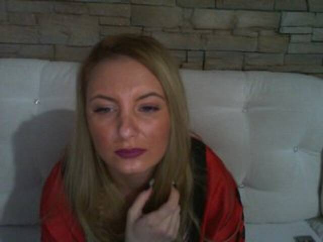 Zrzuty ekranu transmisji ChristinaHotX